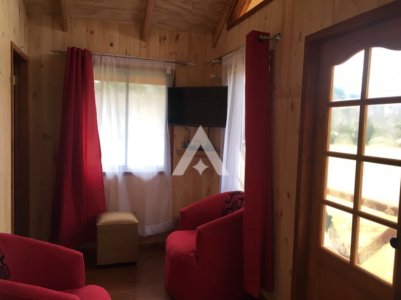 Cabaña en la Pradera Hermosa Granja a orillas del Río Liucura Pucon