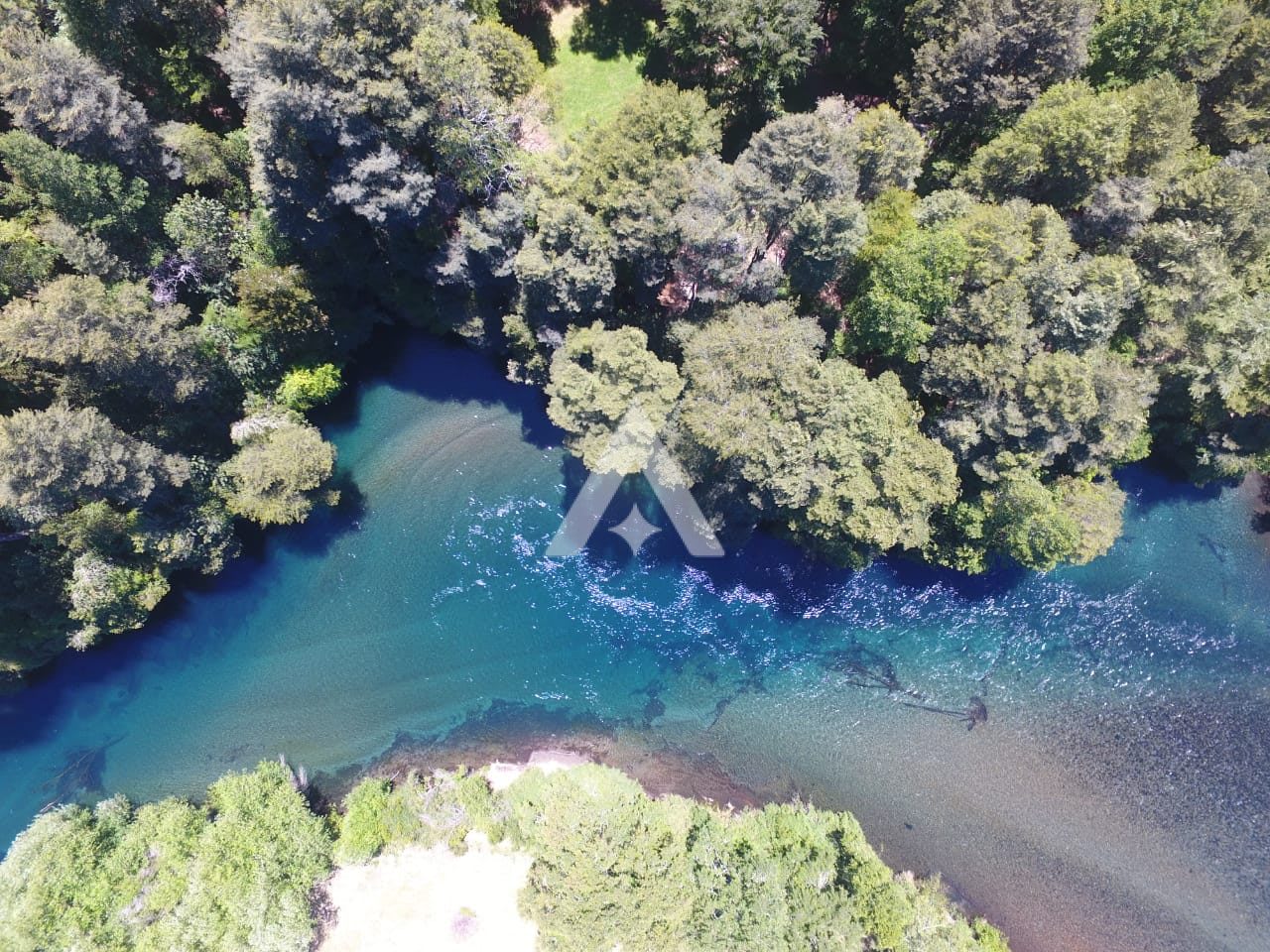 Cabaña en la Pradera Hermosa Granja a orillas del Río Liucura Pucon
