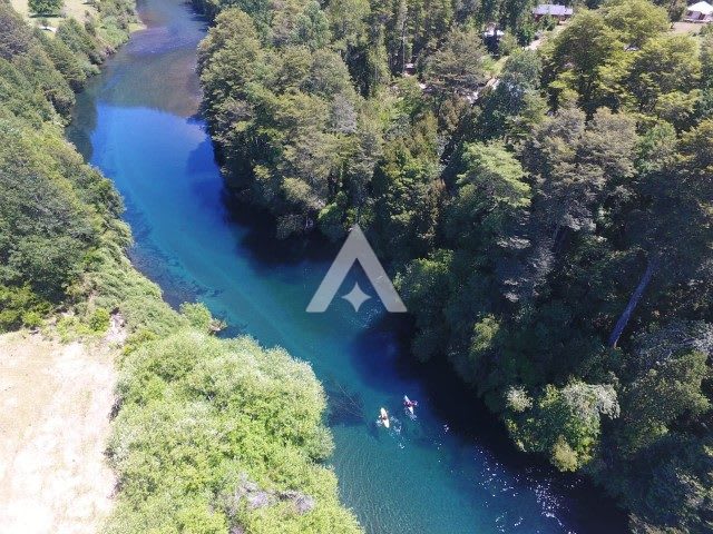 Cabañas & Tinajas Hermosa Granja a orillas del Río Liucura Pucon