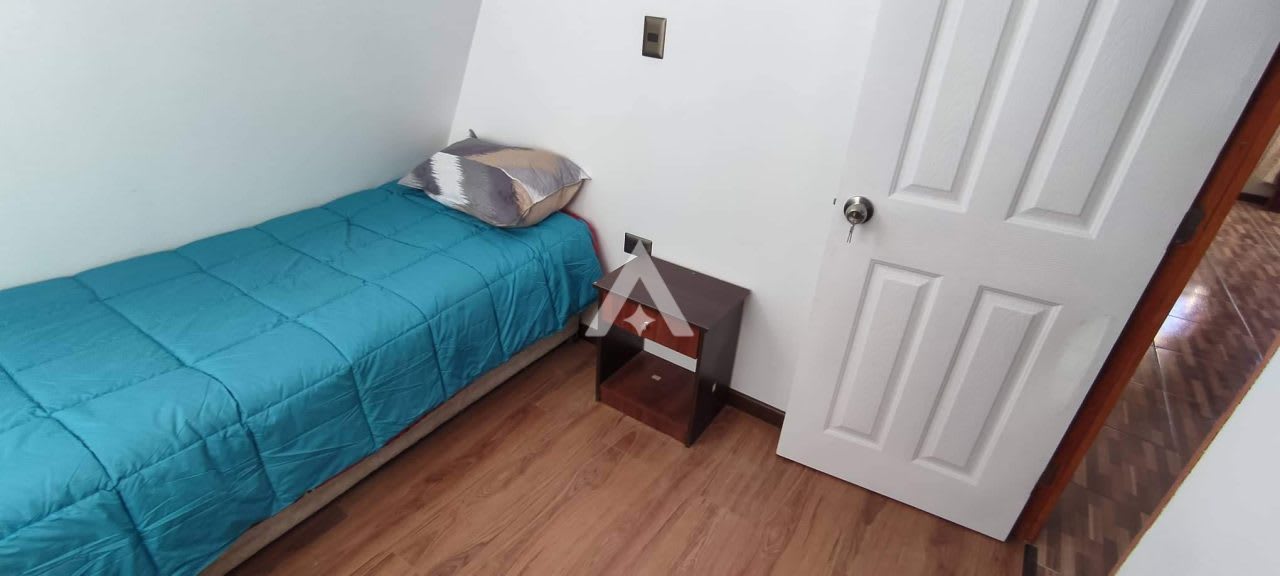 Casas para 7-9-14 y 23 personas en puertas del mar a 5 minutos del faro en automóvil