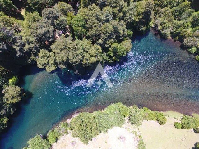 Cabaña en la Pradera Hermosa Granja a orillas del Río Liucura Pucon
