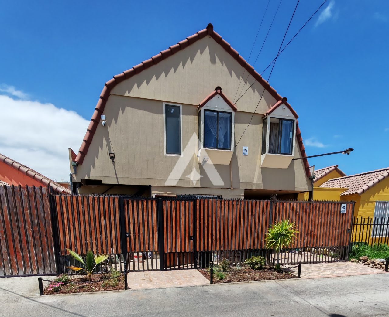 Casas para 7-9-14 y 23 personas en puertas del mar a 5 minutos del faro en automóvil